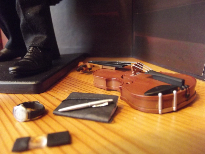 Illustration for article titled The Consulting Detective, consulting my desk